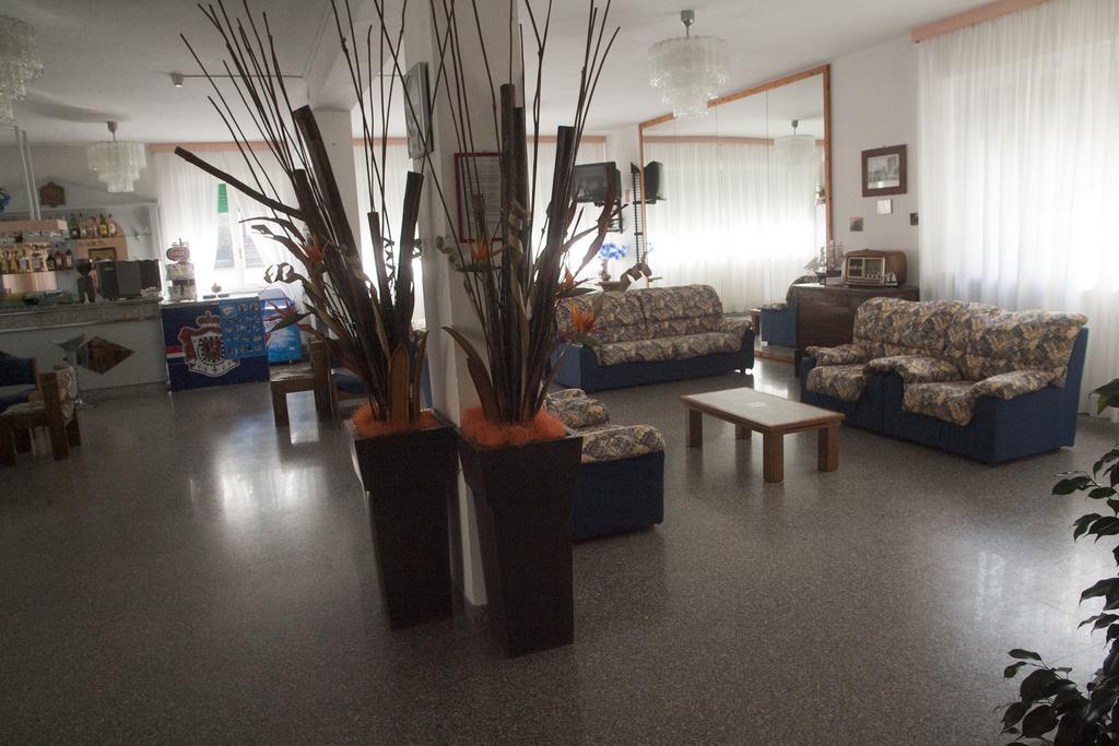 Hotel Stella Maris à Cervia Extérieur photo